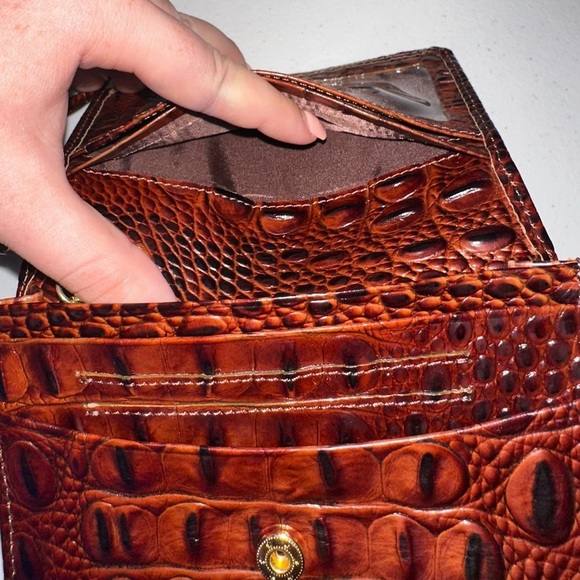 NWOT Brahmin Croc Embossed brown Leather Wristlet in Classic Pecan Melbourne - Picture 10 of 14